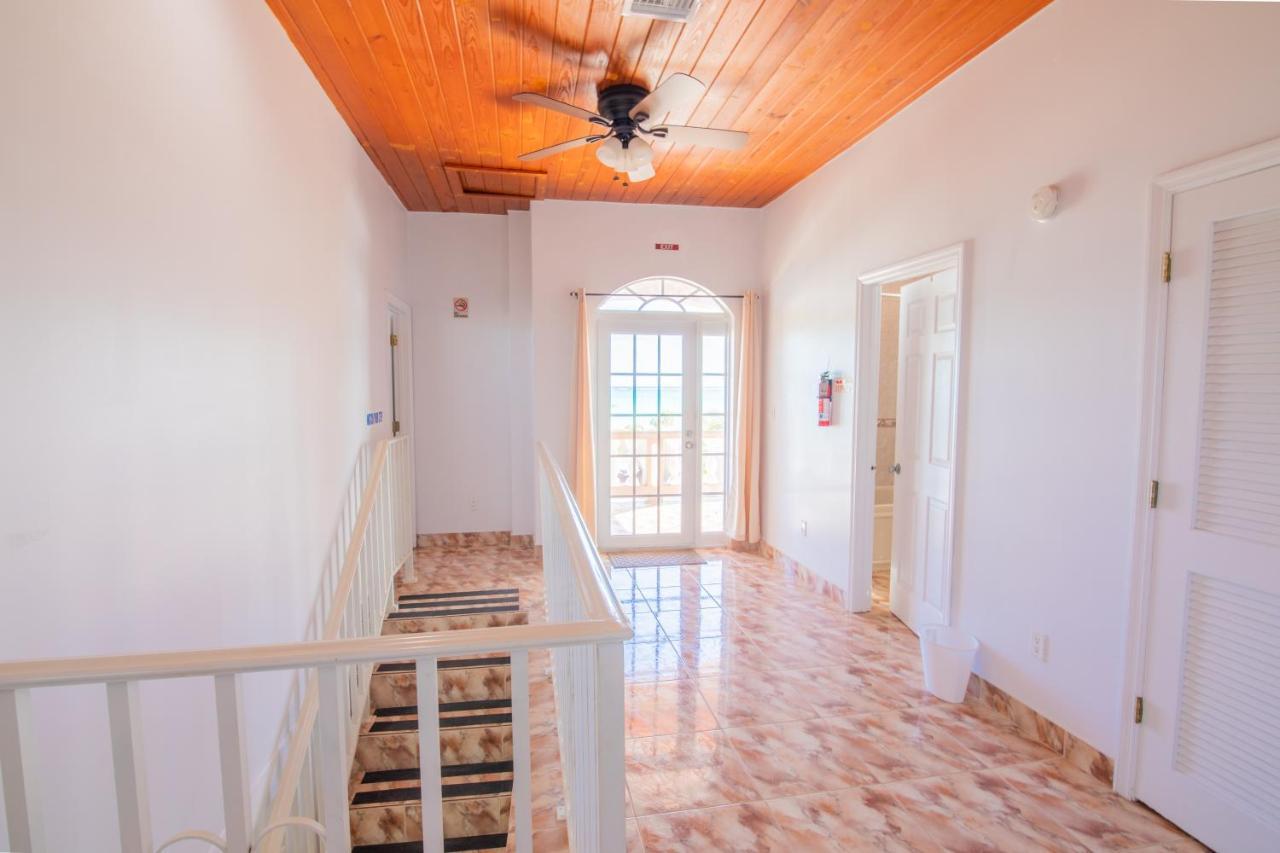 Golden Pelican Villa- 5 Bdr Beachfront Home In North Caicos, Turks & Caicos Whitby エクステリア 写真